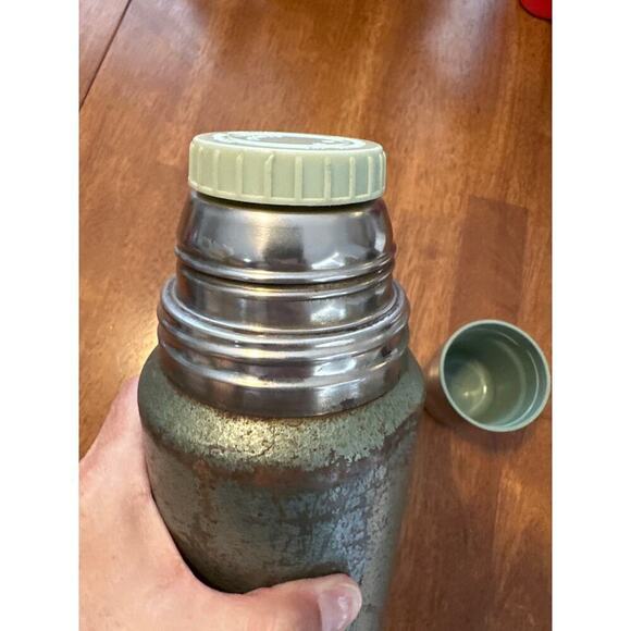 Vintage Aladdin Stanley A-944DH quart green steel thermos - Picture 5 of 6